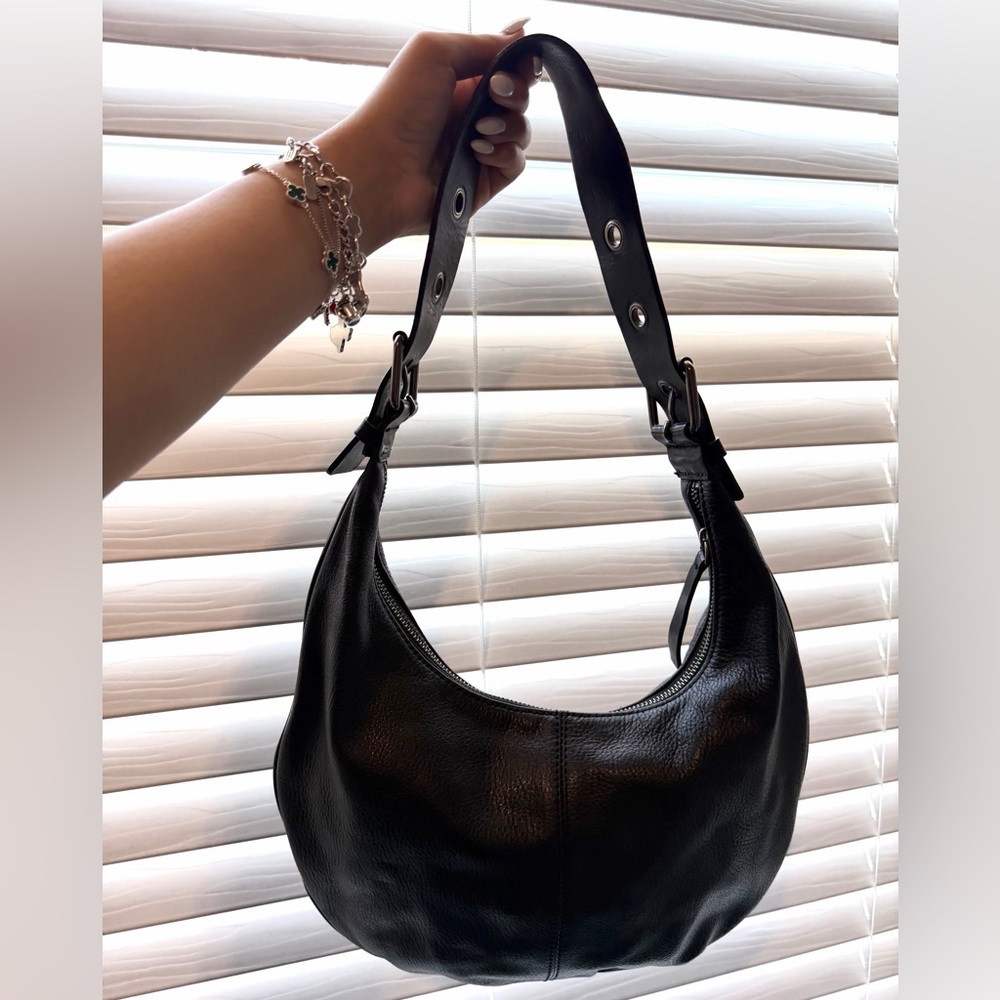‼️SOLD‼️ BANANA REPUBLIC Half-Moon Leather shoulder bag